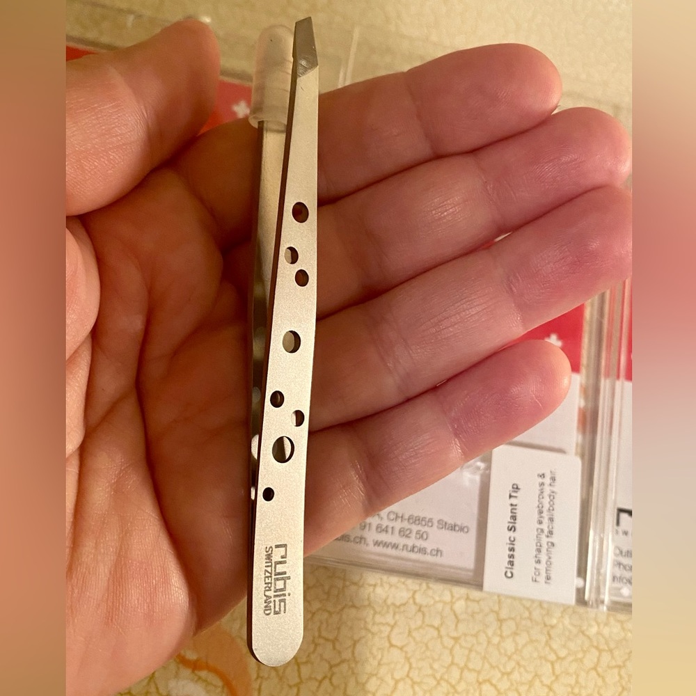 Rubis Hole Pattern Classic Stainless Steel Slanted Tweezers For Eyebrow NEW - Picture 9 of 12